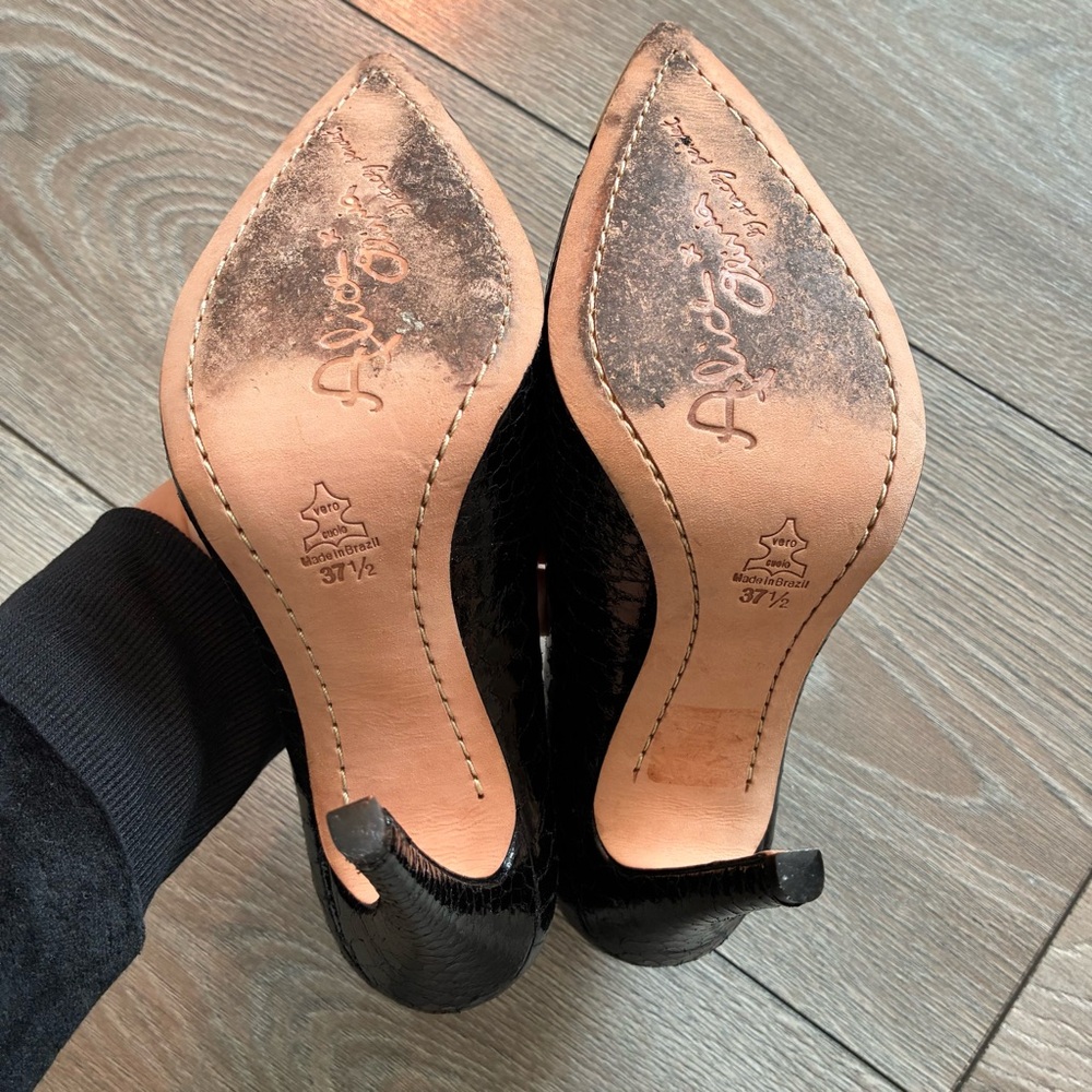 Alice + Olivia Black Heels with Gold Accents - Picture 4 of 4